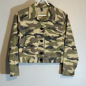 H&M Divided Camo Utility Jacket Cropped Womens S Collared Pockets